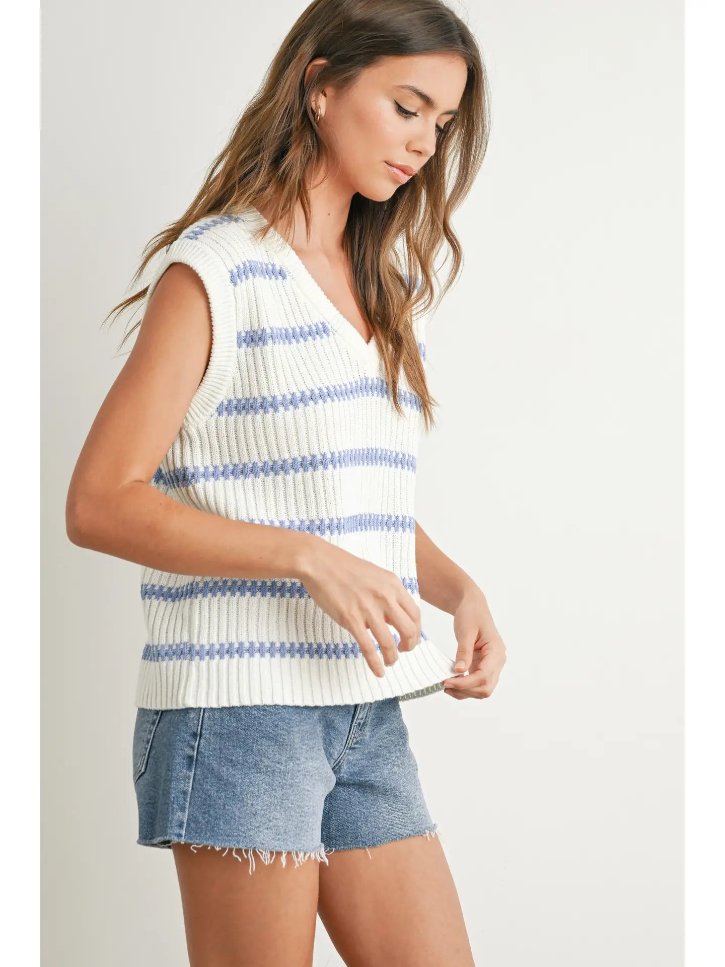 Knitted Sleeveless Sweater Top